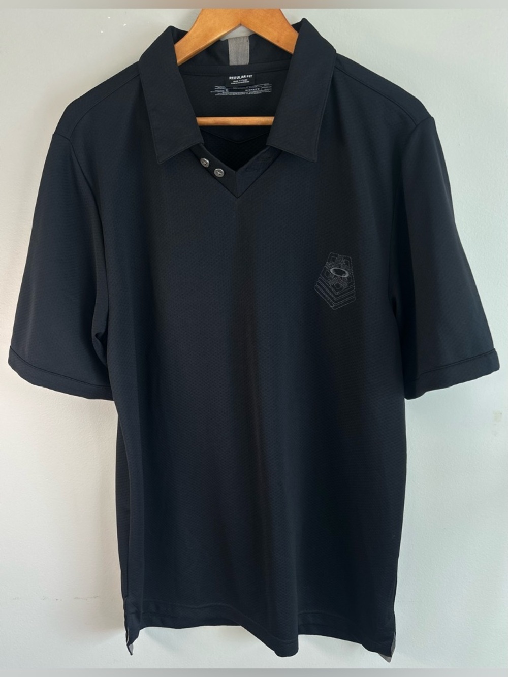 Oakley Men’s Polo Shirt XL Regular Fit Golf Johnny Collar V Neck Black RARE EUC